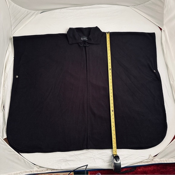 The Specialty House vintage 90s black fleece cape wrap - Picture 8 of 9